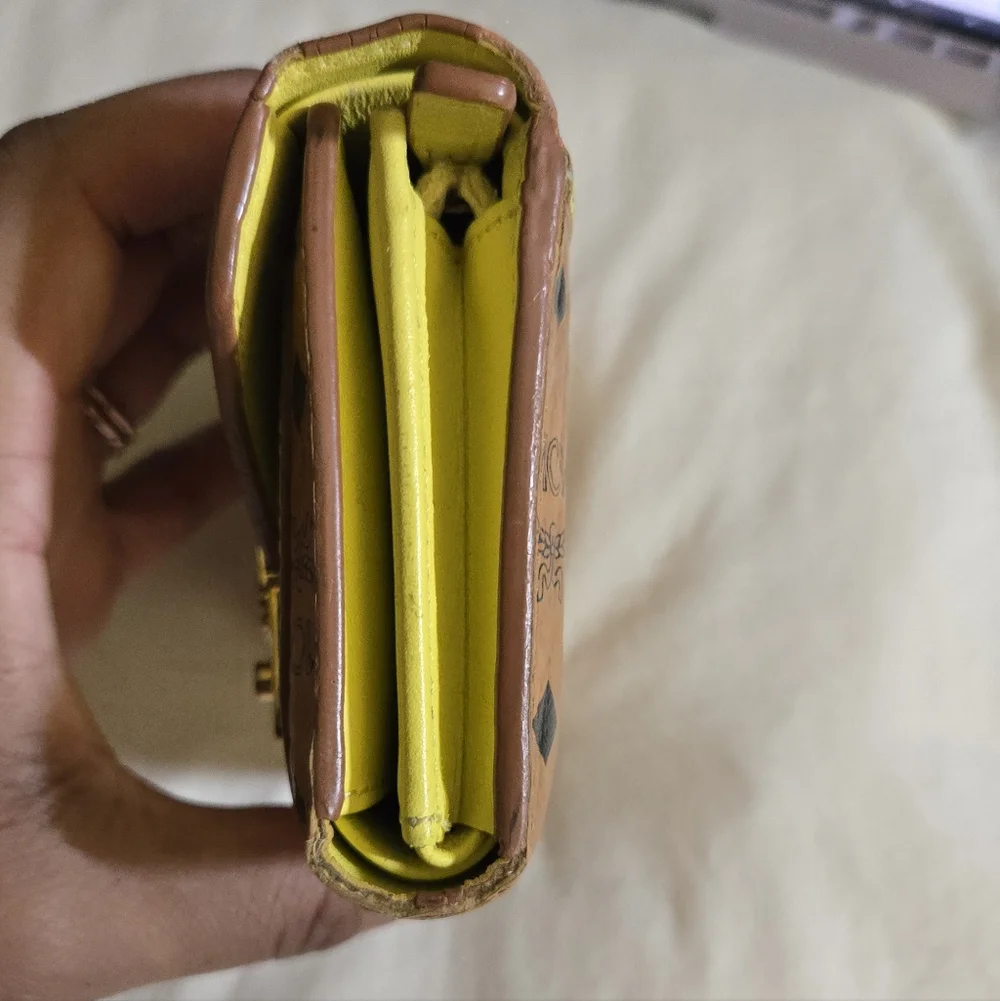 MCM| Colorblock Leather Wallet - Picture 4 of 7
